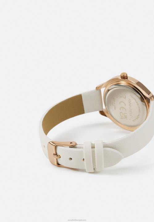 naiset katsella valkoista Anna Field V2HT2784