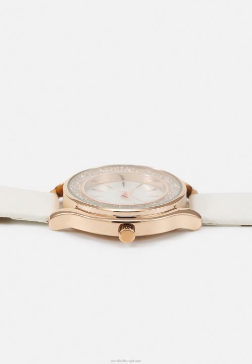 naiset katsella valkoista Anna Field V2HT2784